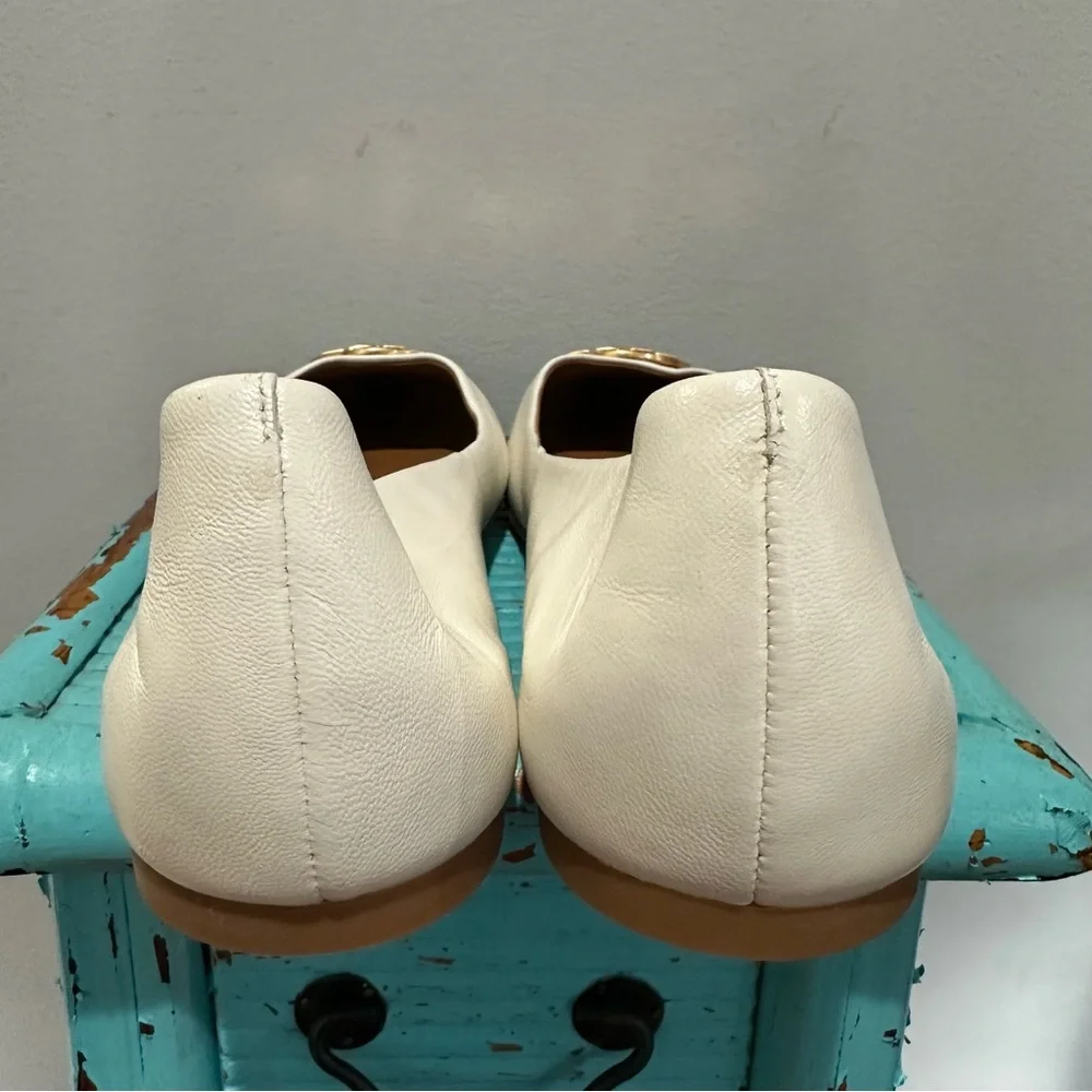 Tory Burch Cap-Toe Ballet Flat Cream Black Leather Gold Tone Logo Medallion 8.5